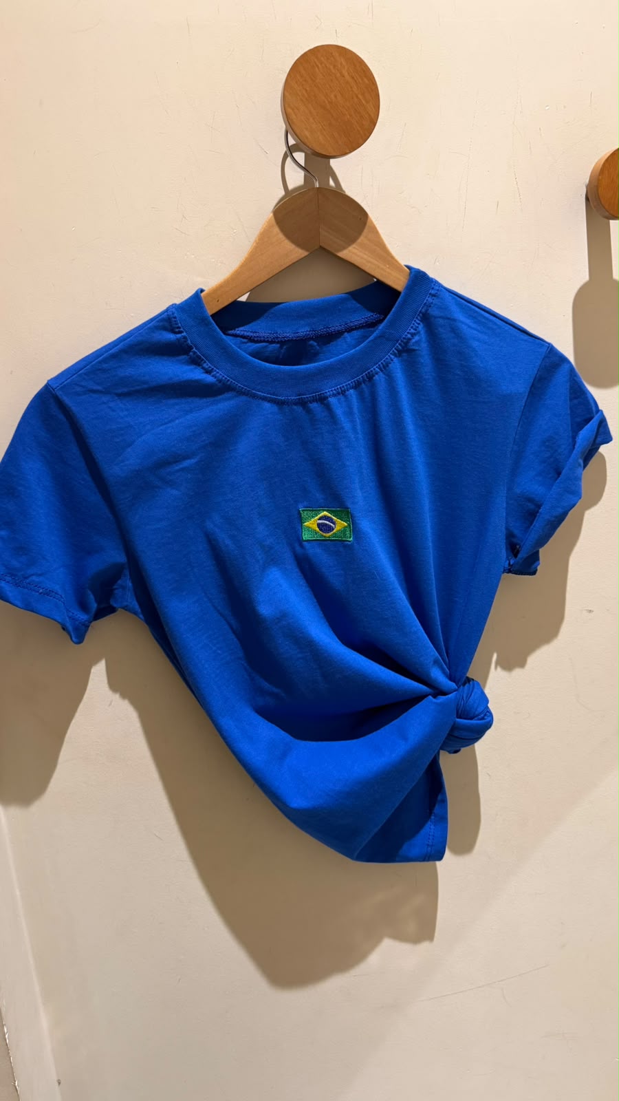 T-Shirt Brasil Bordada Bandeirinha Azul