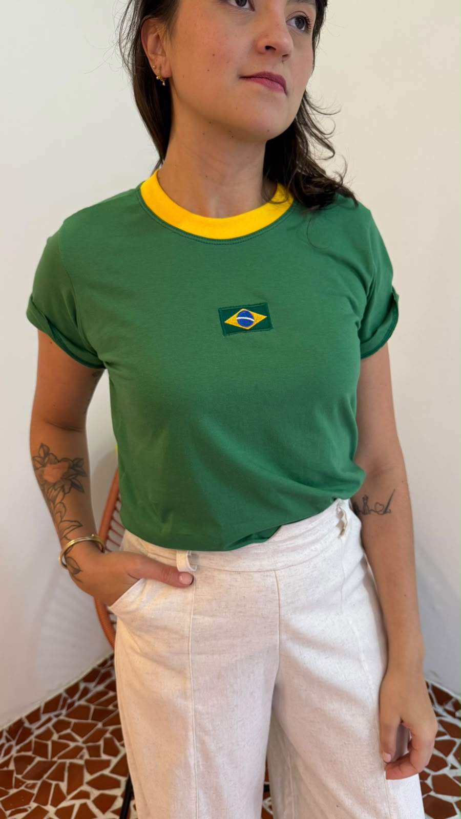 T-Shirt Brasil Bordada Bandeirinha Verde
